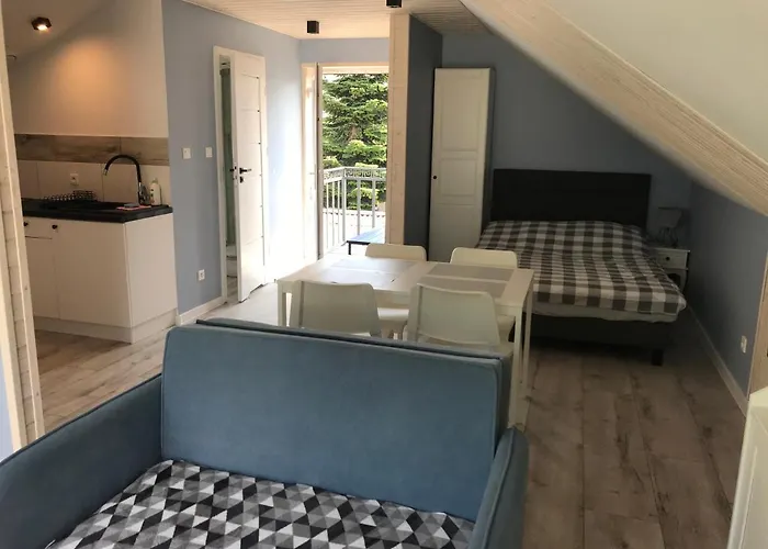 Morena ホームステイ ヤロスワビエツ